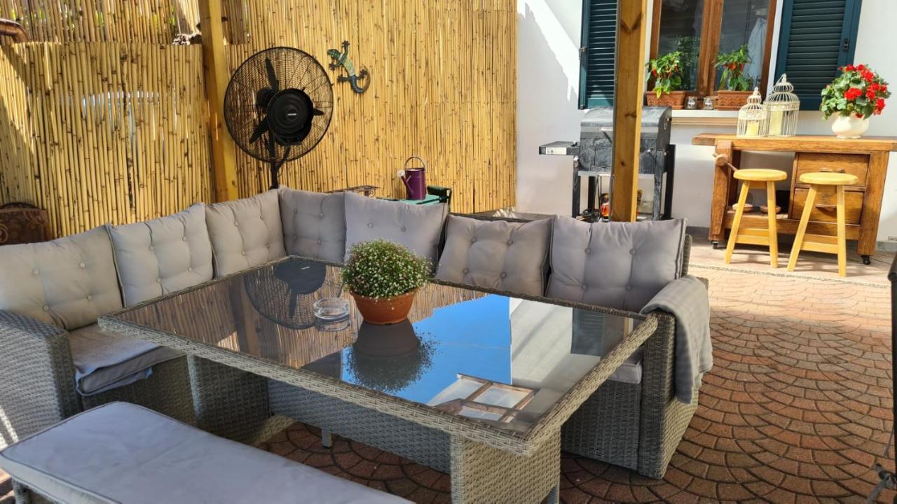 Dragonfly Appartamento Blu Angera Exterior photo